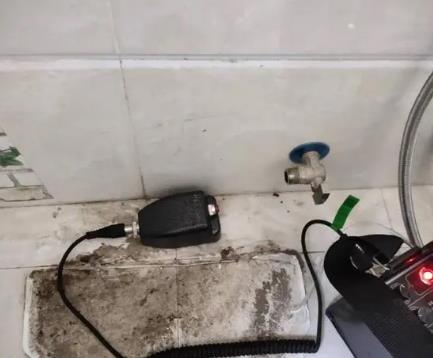 上海市屋顶漏水维修公司分享下卫生间漏水的危害及解决方法